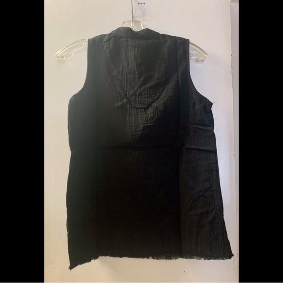 🆕Black-Bubble Gauze Notch Collar Tank Top - Picture 4 of 5